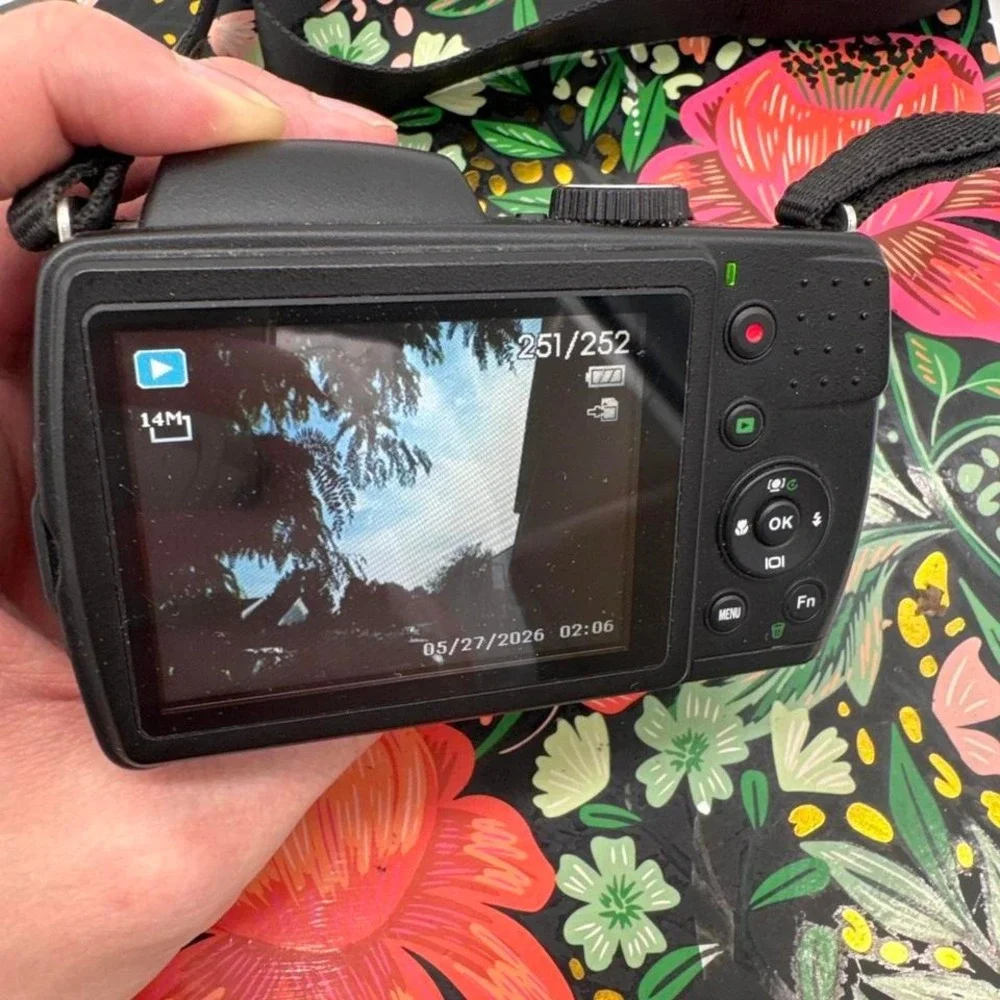 Sanyo VPC-E2100 Digital Camera – Compact Point-and-Shoot Camera